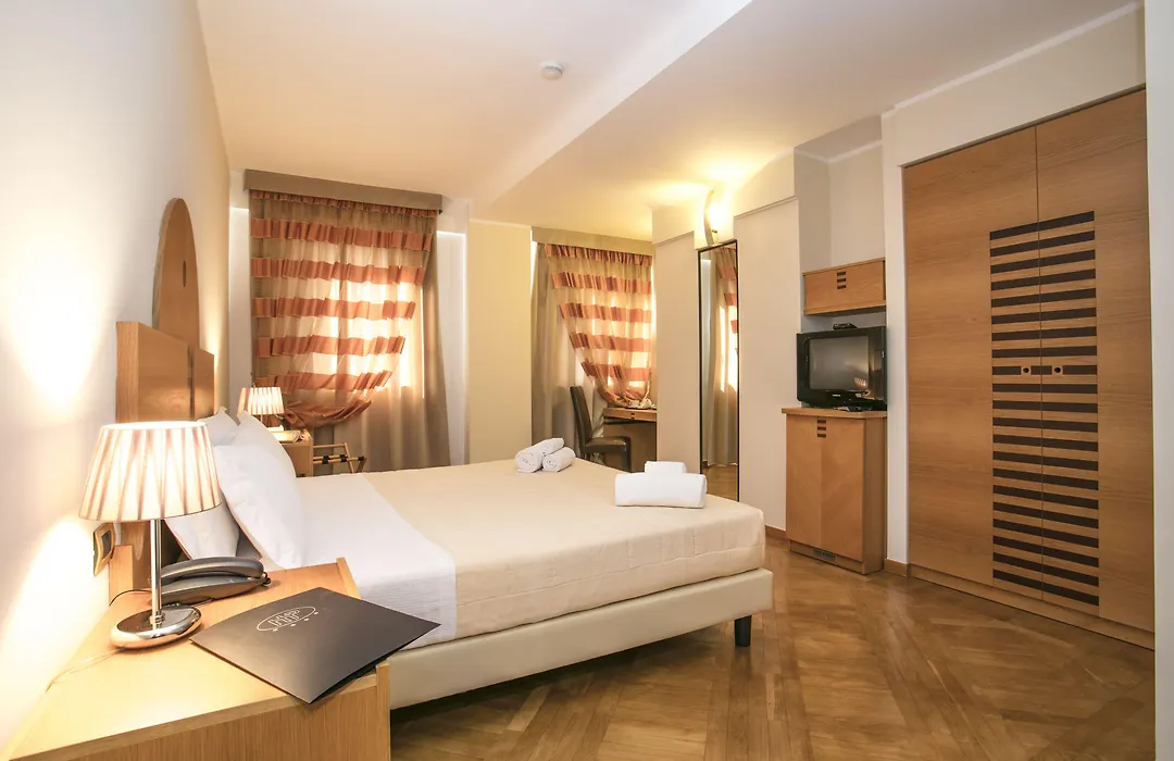 Hotel Penthouse-1